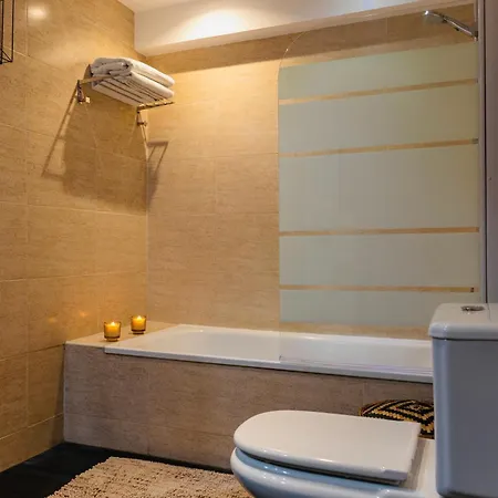 Frente A La Playa Boutique En * Marbella