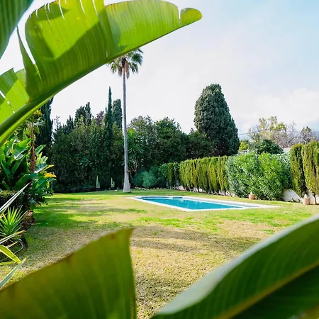 Frente A La Playa Boutique En * Marbella
