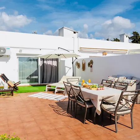 Frente A La Playa Boutique En * 马尔韦利亚