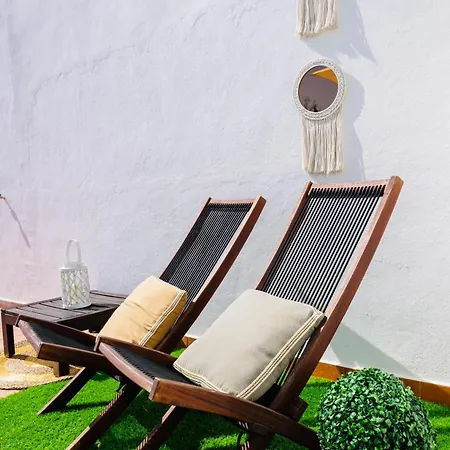 Frente A La Playa Boutique En *