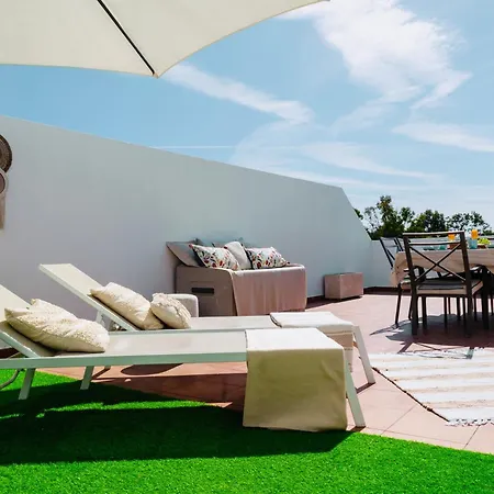 Frente A La Playa Boutique En * מארבלה