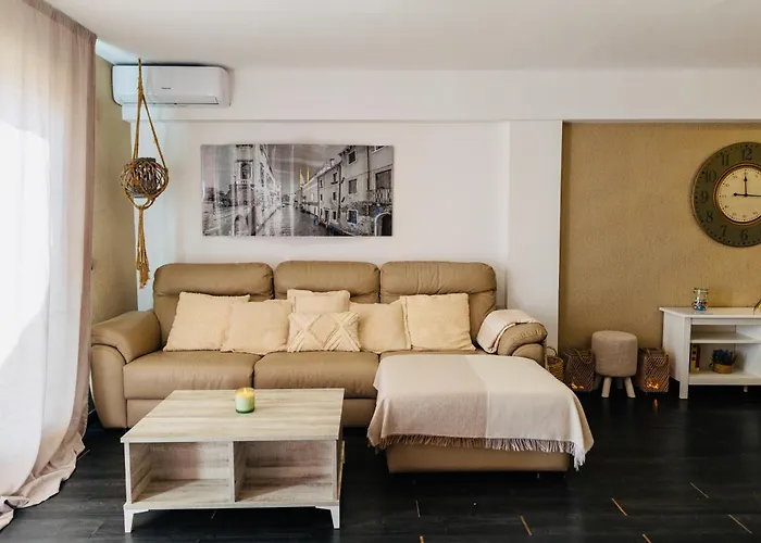 Frente A La Playa Boutique En