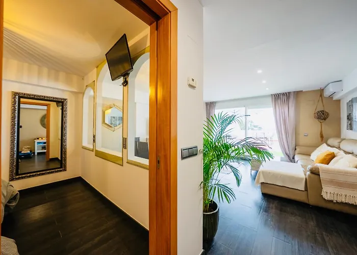 Frente A La Playa Boutique En *