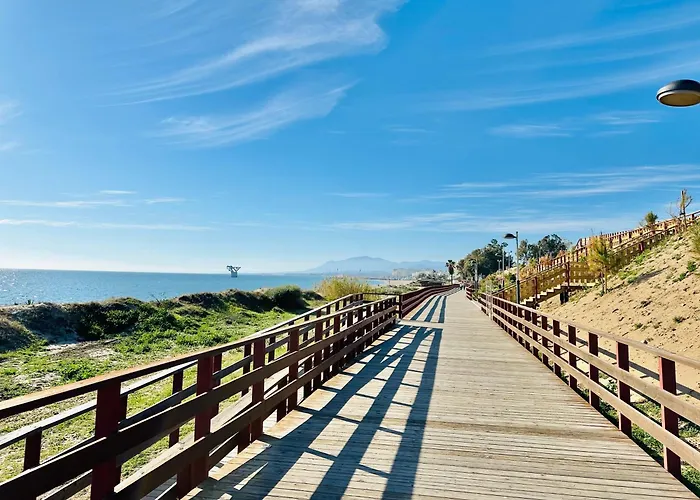 Frente A La Playa Boutique En