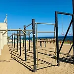 Frente A La Playa Boutique En