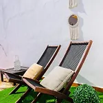 Frente A La Playa Boutique En *