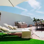 Frente A La Playa Boutique En * Μαρμπέλλα